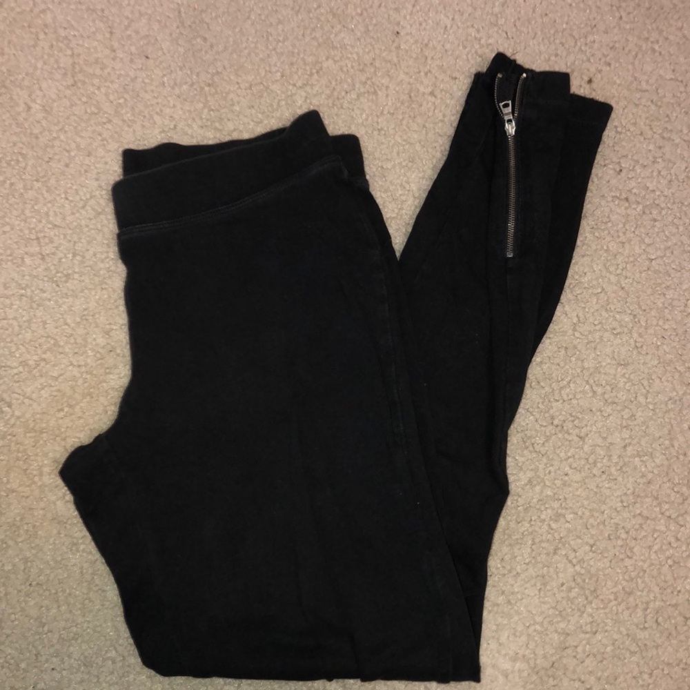 Black leggings